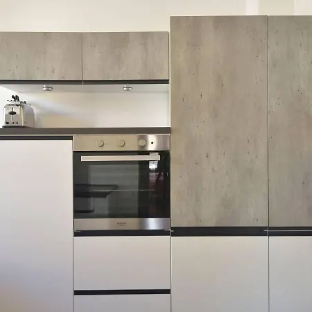 Delia Flexyrent * Genoa